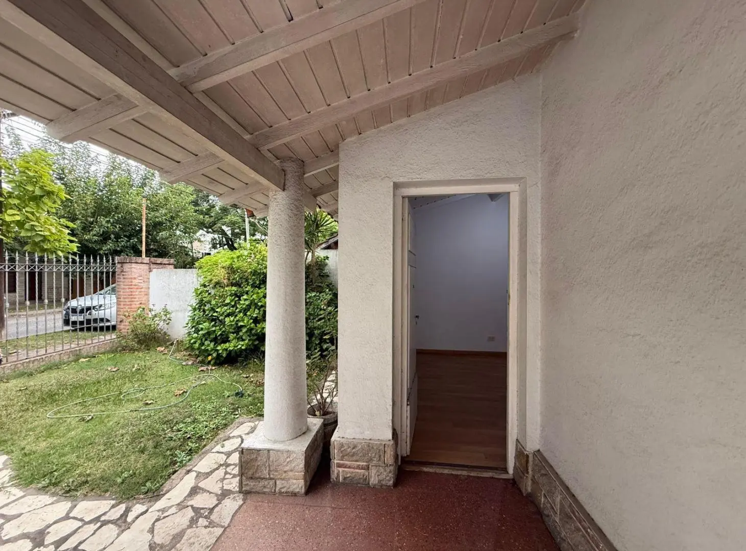 SE ALQUILA CASA PARA USO COMERCIAL O PROFESIONAL EN SAN MIGUEL 4