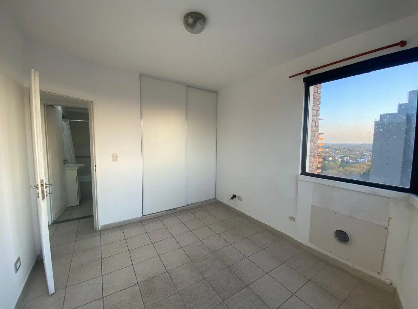 SE ALQUILA DEPTO DE 2 AMBIENTES EN EDIFICIO IBIZA III DE SAN MIGUEL 8
