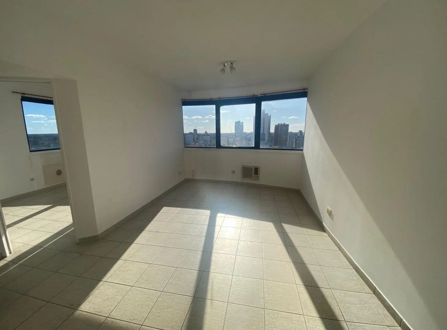 SE ALQUILA DEPTO DE 2 AMBIENTES EN EDIFICIO IBIZA III DE SAN MIGUEL 5