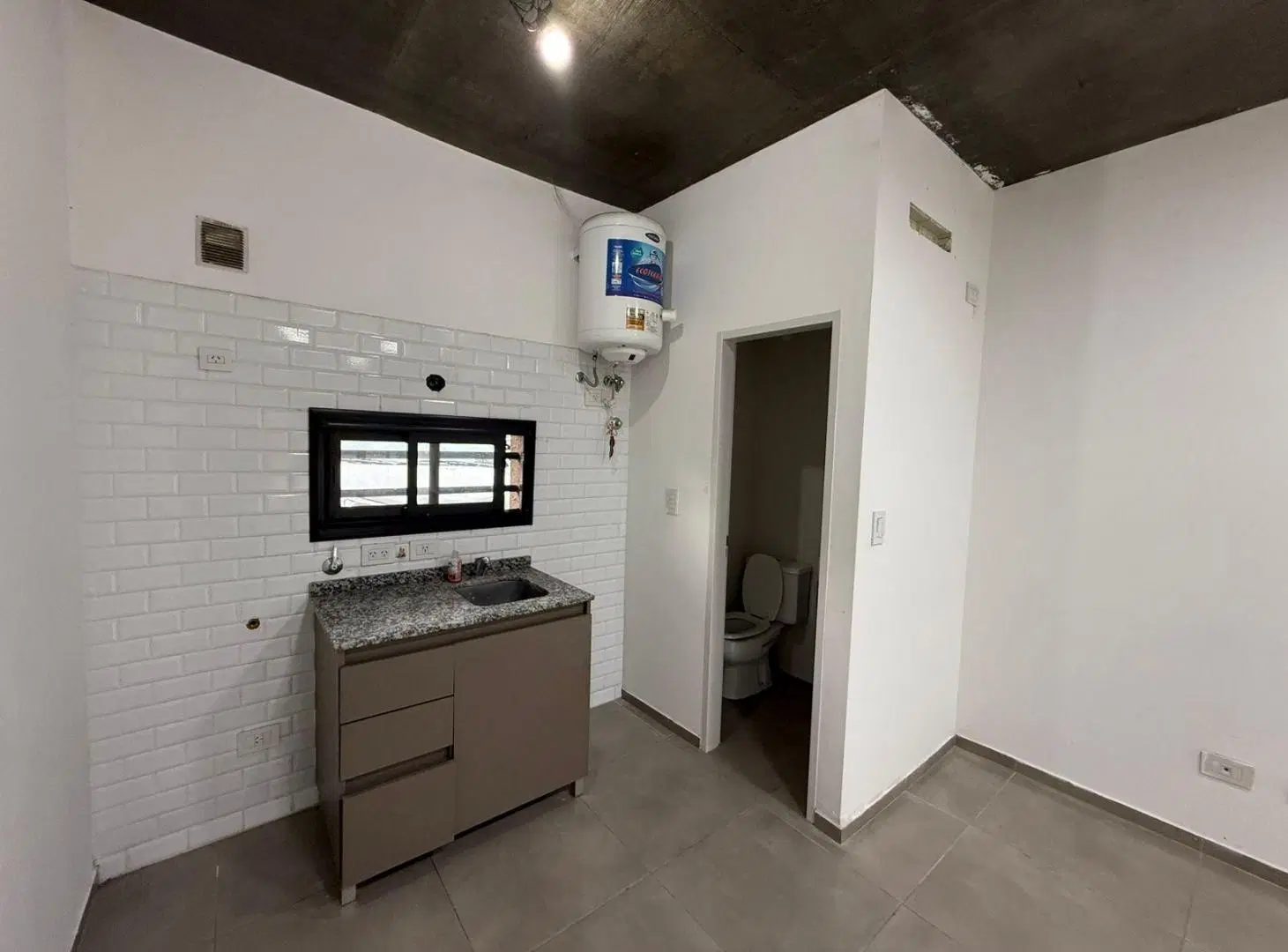 Local comercial en alquiler Los Polvorines 3