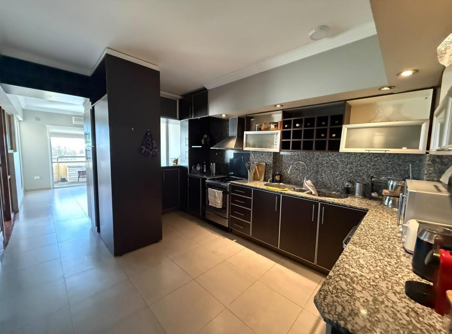 Foto de SE VENDE DEPTO DE 4 AMBIENTES PISO UNICO CON TERRAZA EN SAN MIGUEL, imagen 3