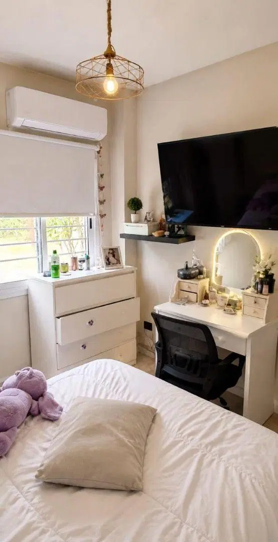 COMODA CASA EN VENTA DE DOS DORMITORIOS Y JARDÍN. 2