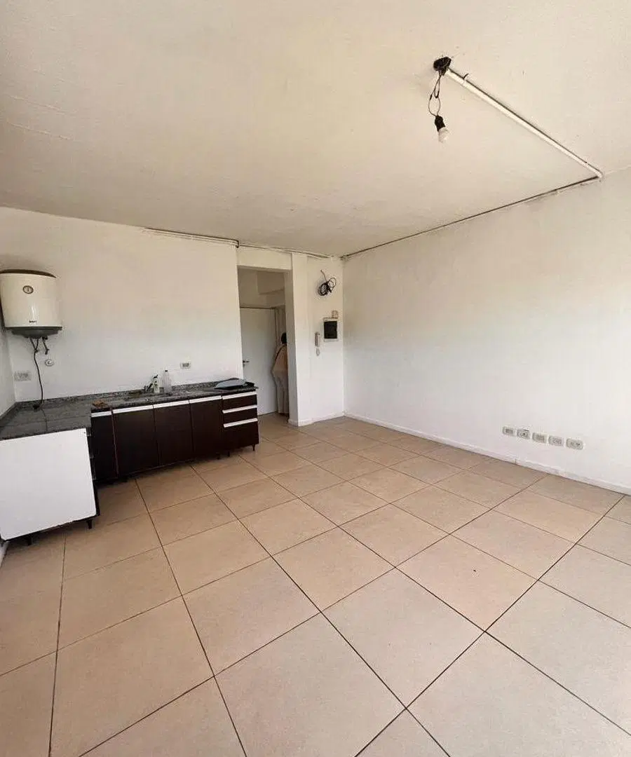 LUMINOSO DEPARTAMENTO EN VENTA - APTO PROFESIONAL 8
