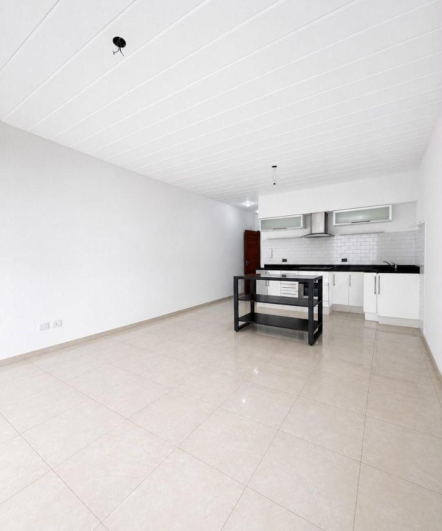 Foto de moderno departamento 2 ambientes con cochera cubierta., imagen 3