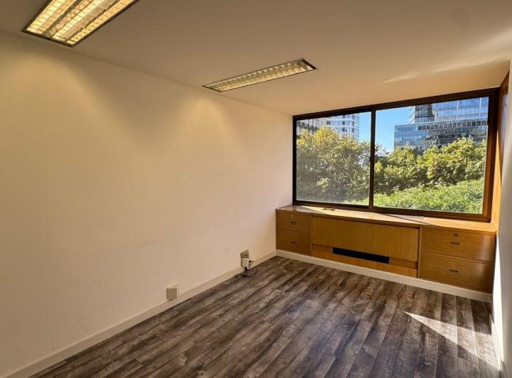 Oficina en  Alquiler 190m2 y 2 cochera 2