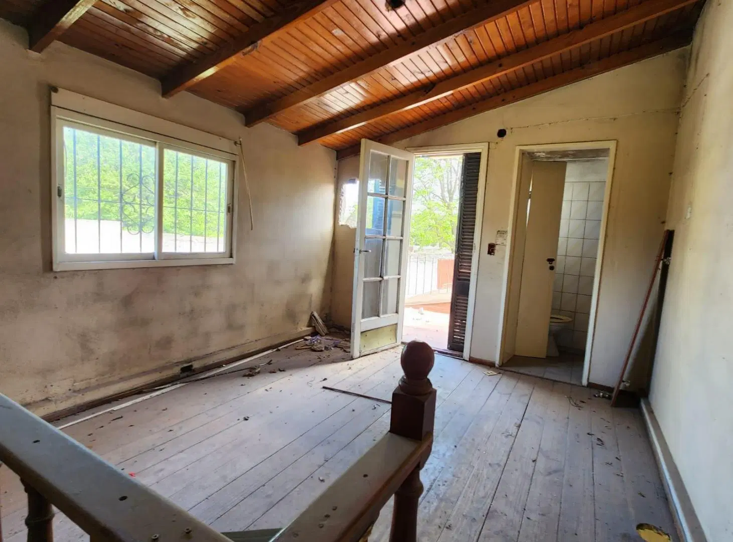 Venta o alquiler 2 locales de 8.66 x 27m con casa 3 amb y 2 locales 1