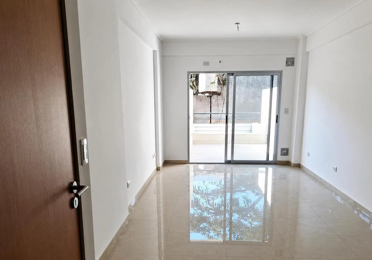 Departamento en Mataderos - MONOAMBIENTE amplio con balcón terraza, en primer piso  al contrafrente 4