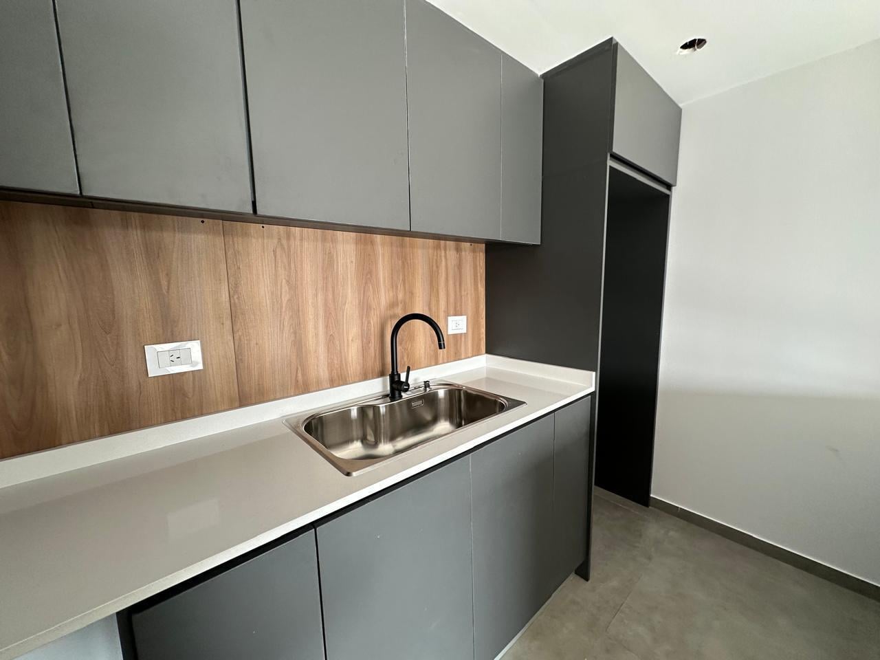 Foto de VENTA DEPARTAMENTO 3 AMBIENTES CON COCHERA EN MATADEROS, imagen 1