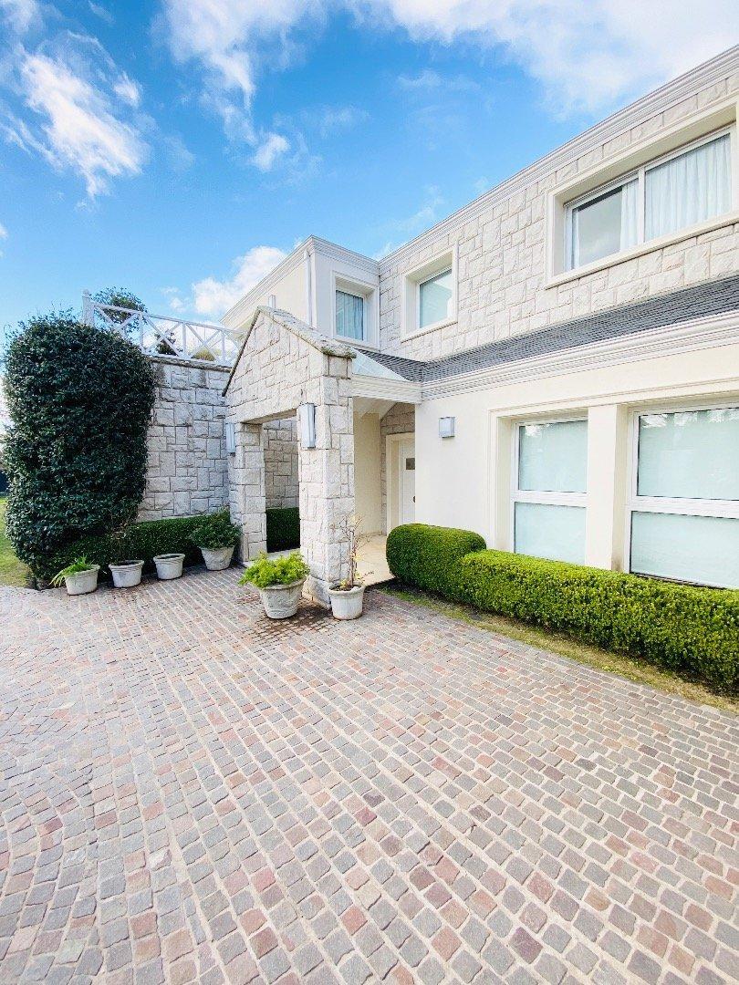Venta Casa Los Troncos Mar del Plata 3