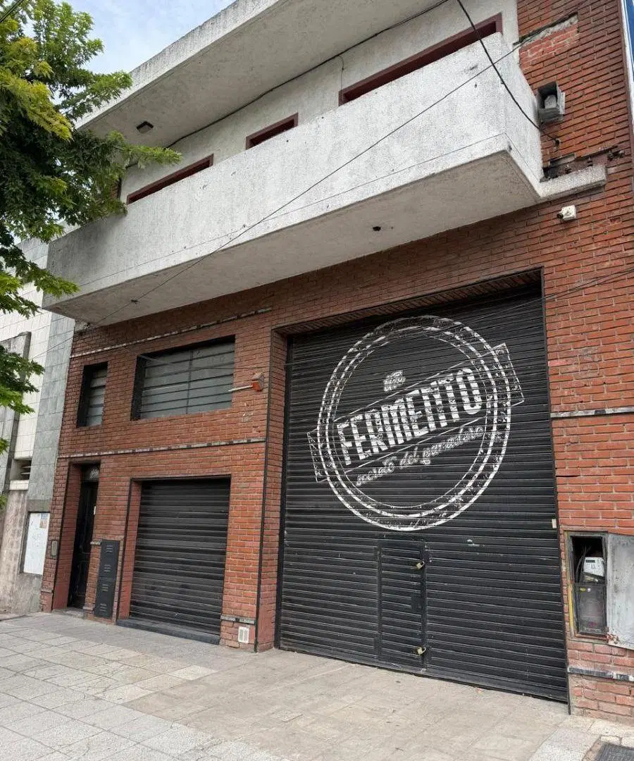 Galpón de 372 m² + vivienda y oficina | 580 m² totales | 2