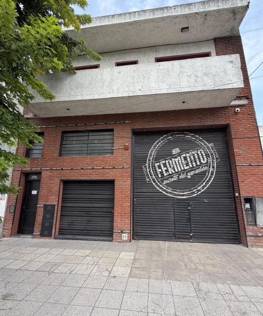 Galpón de 372 m² + vivienda y oficina | 580 m² totales | 1