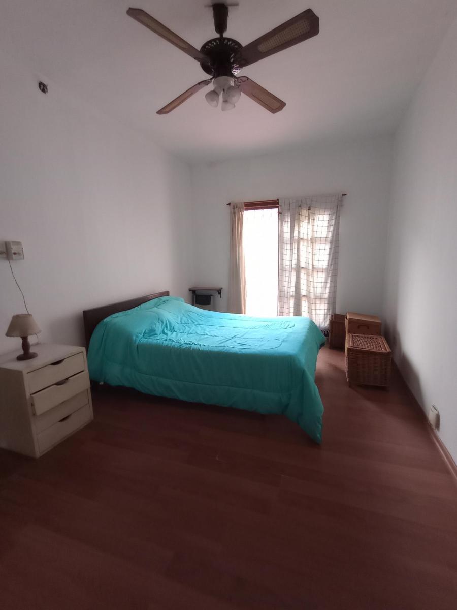 Foto de CHALET A PASOS DE AVENIDA H.YRIGOYEN RETASADA, imagen 2