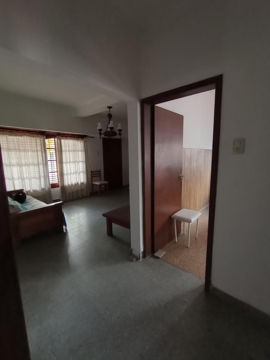 Foto de CHALET A PASOS DE AVENIDA H.YRIGOYEN RETASADA, imagen 5