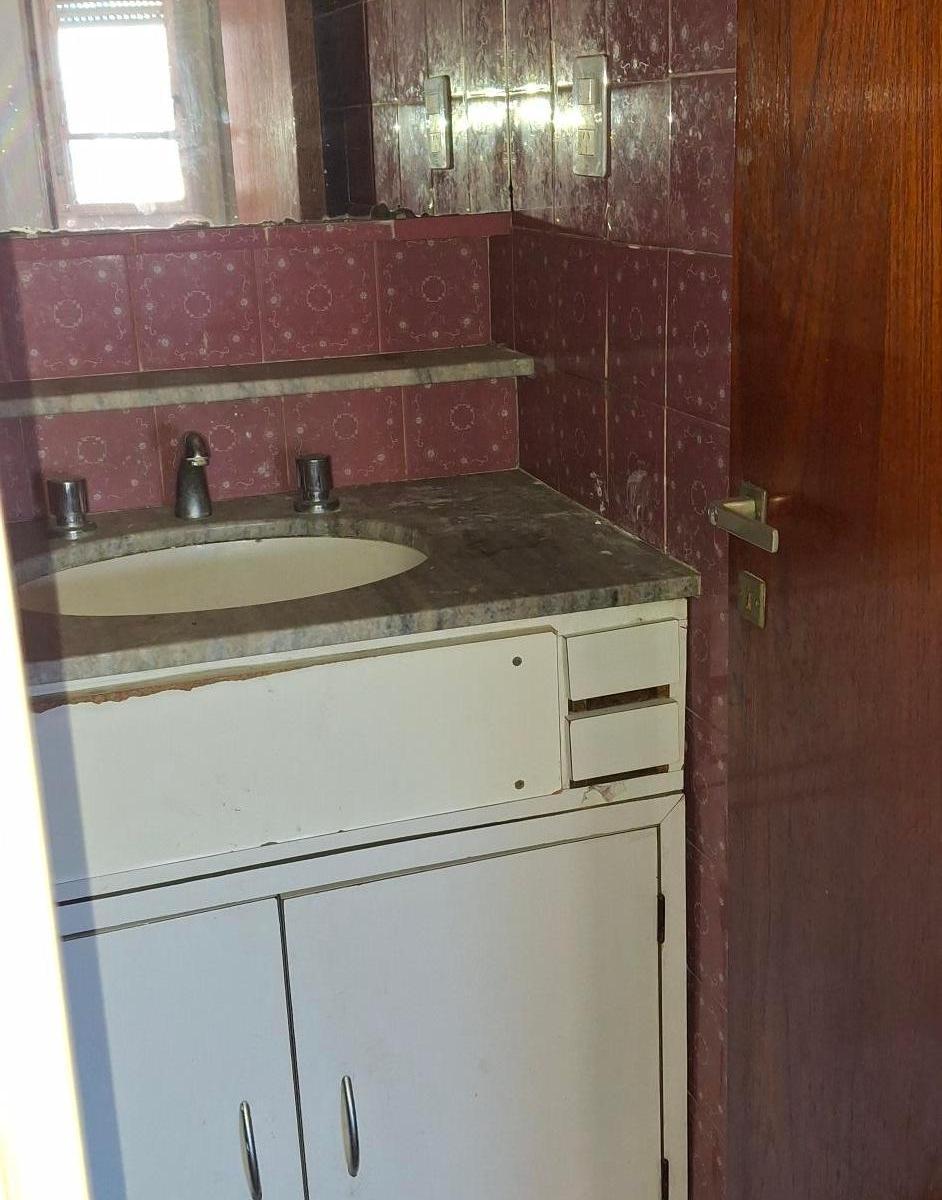Departamento 4 Ambientes Centro Lomas, oportunidad! Retasado! 1