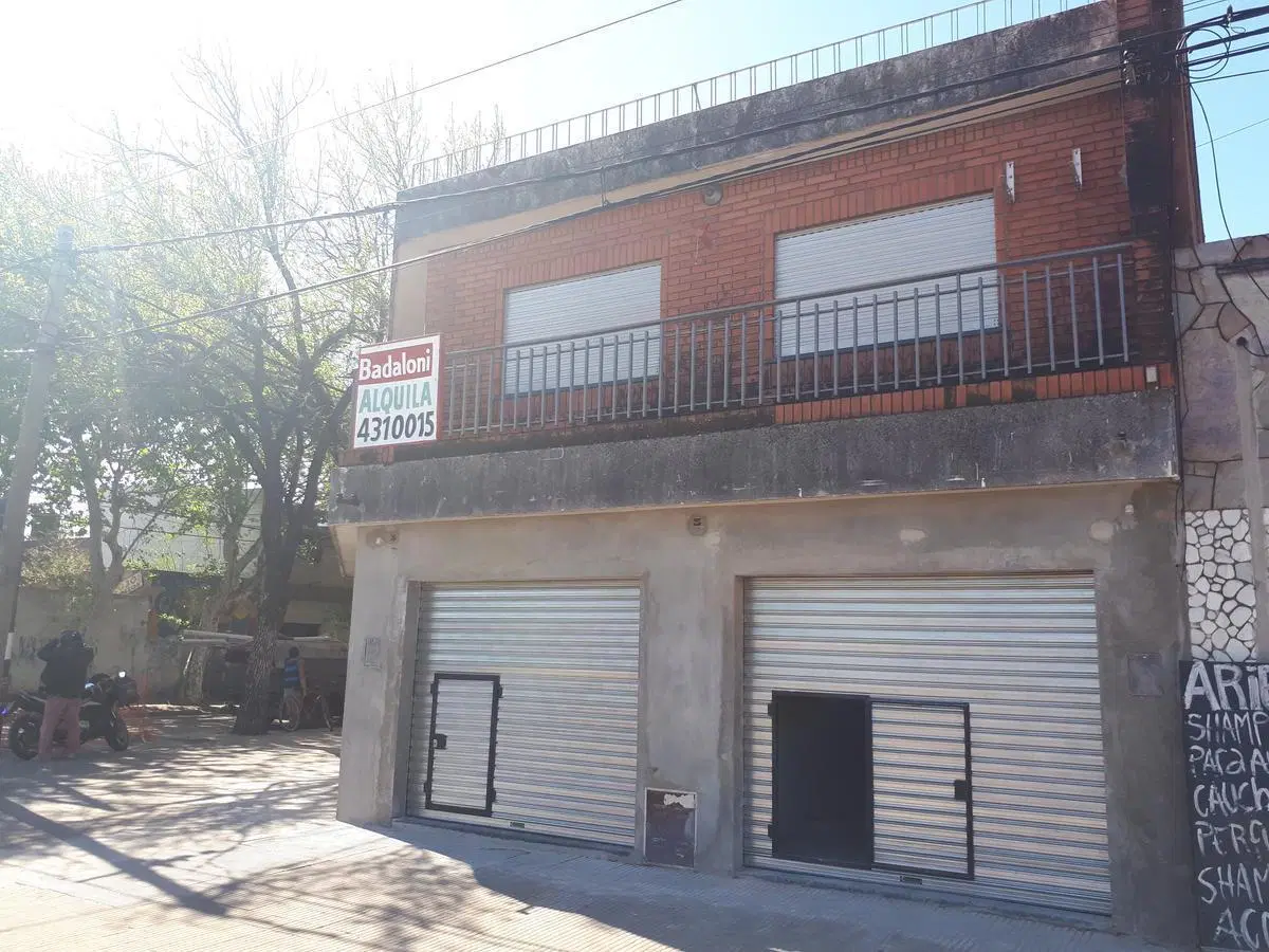 Lavalle esquina Bv. Veintisiete de Febrero - Casa 2  Dormitorios 4