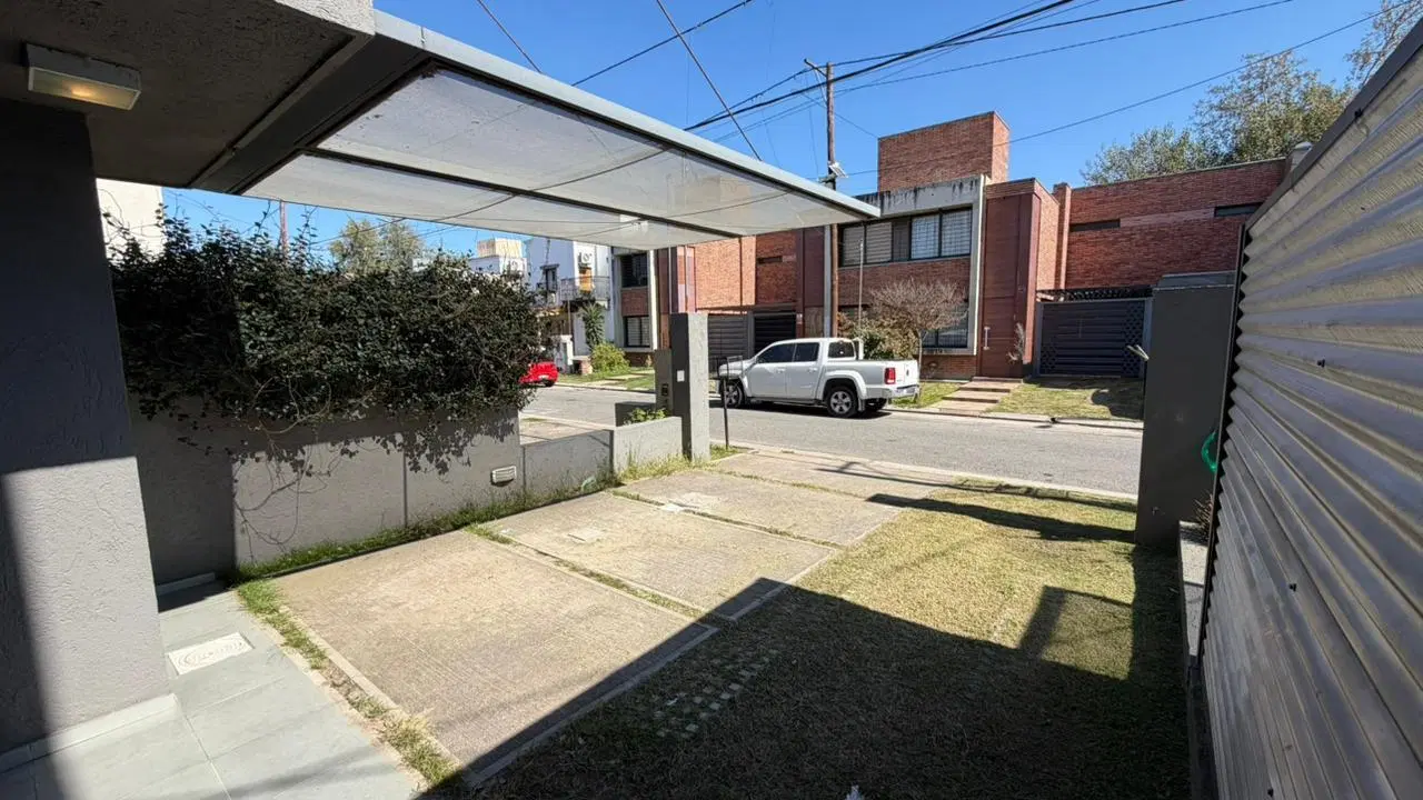 Venta Dúplex 3 Dormitorios, Patio con Asador – La Paya 1 3