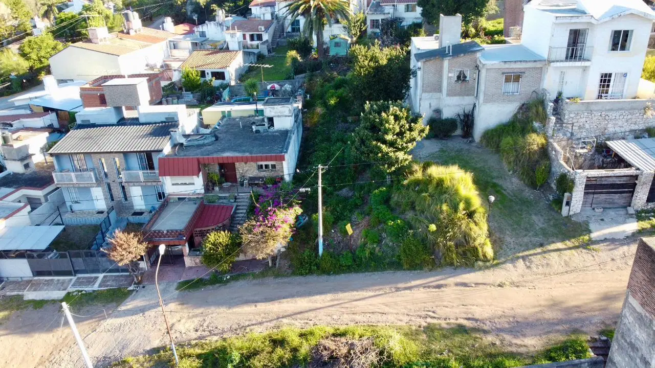 Terreno en centro de Rio Ceballos 5