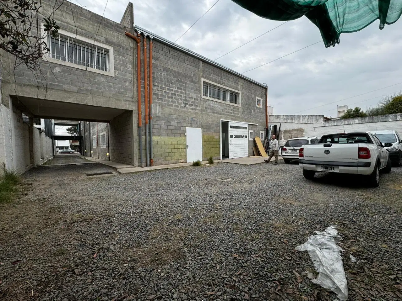 Galpón y oficinas en Villa Belgrano 3