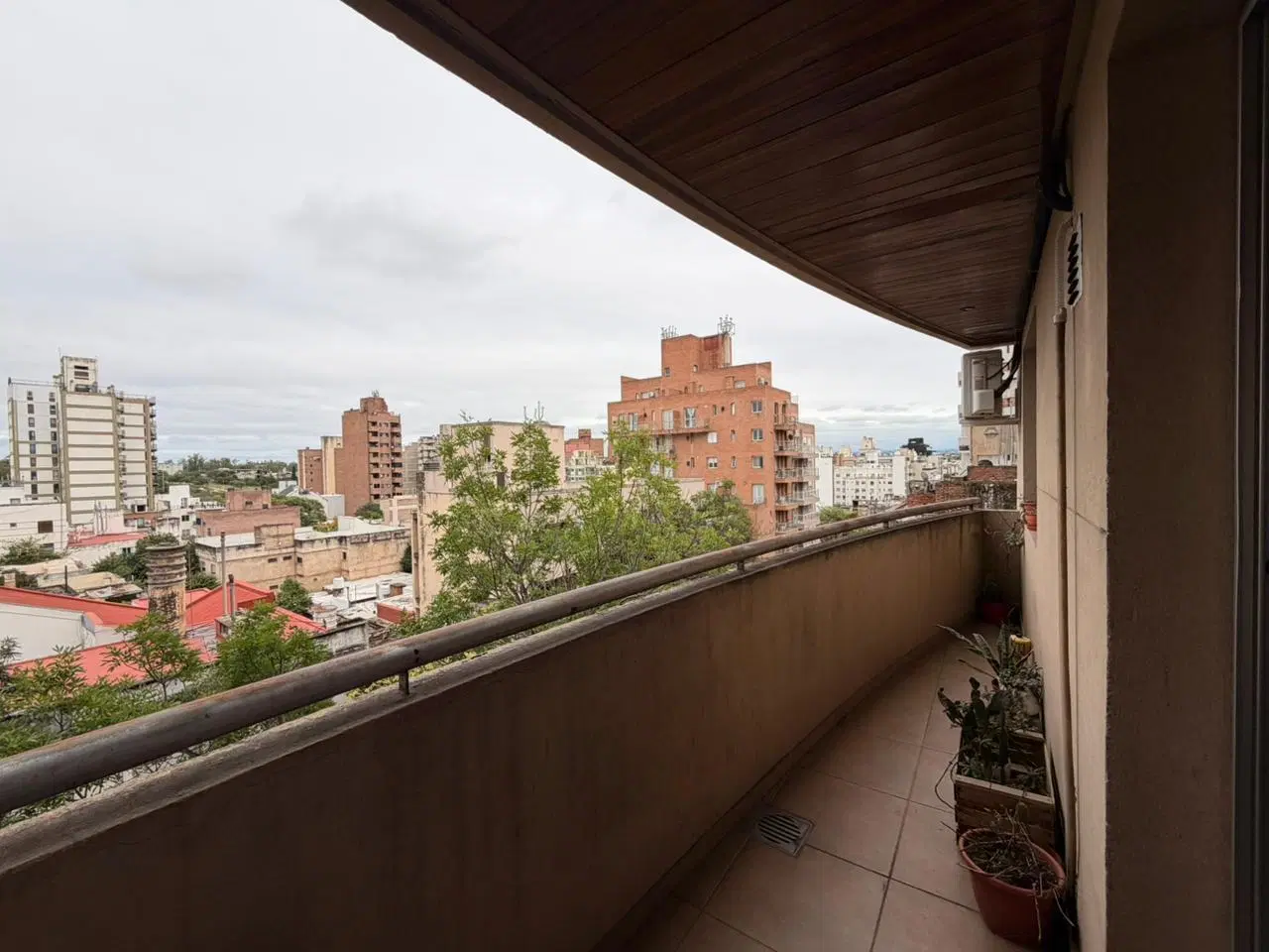 Departamento - 4 Piso - Frente - Balcón - Zona Parque Las Tejas 2