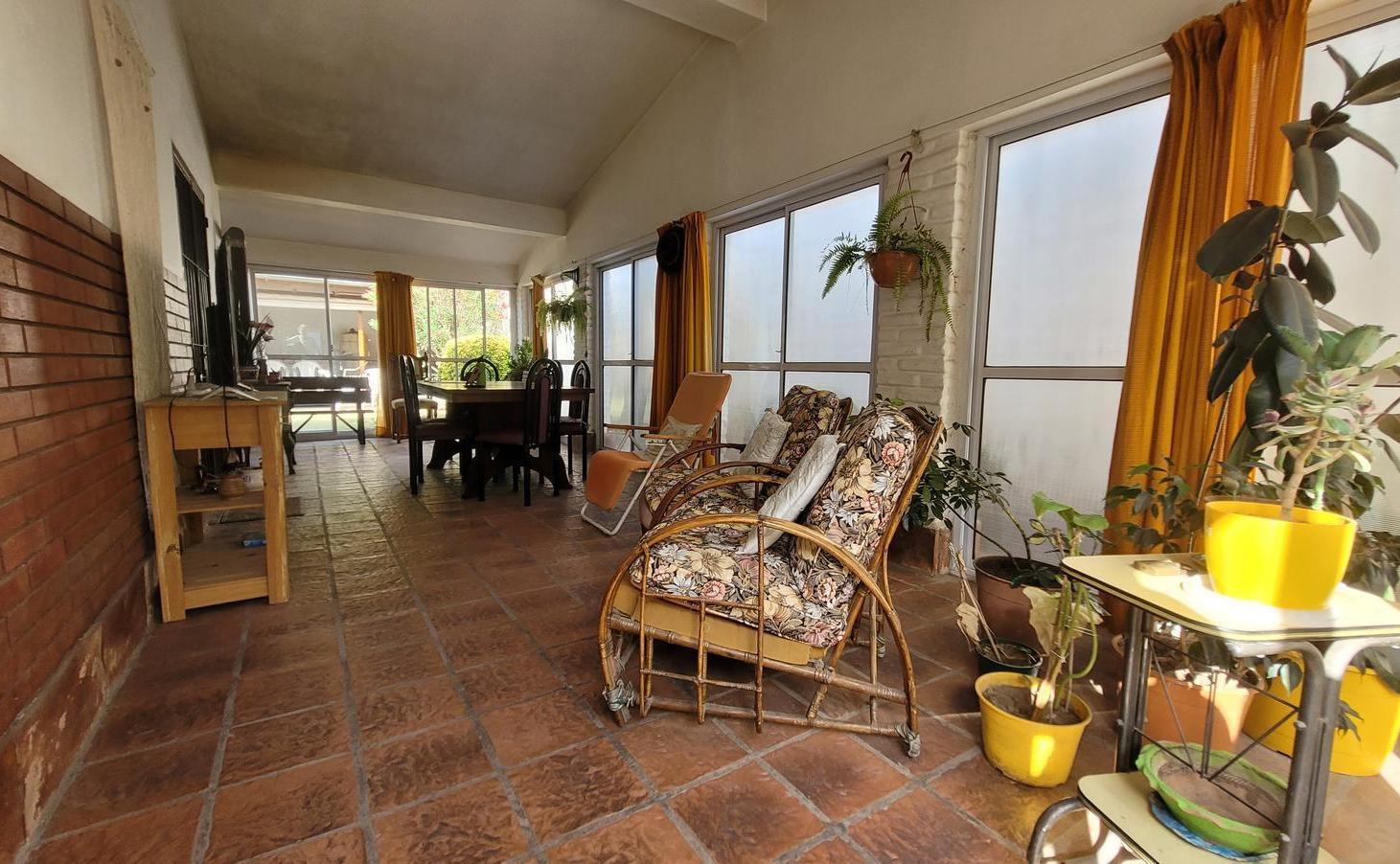 Foto de Casa en venta en Villa Rumipal con gas natural y local comercial, a, imagen 5