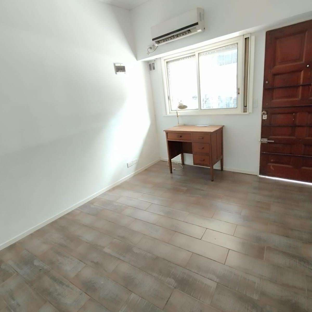 Departamento con entrada independiente y patio a estrenar en Colegiales