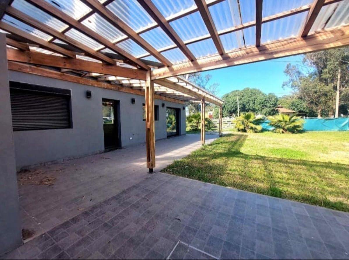Foto de VENTA CASA MODERNA EN ESQUINA, CAMET NORTE, imagen 3