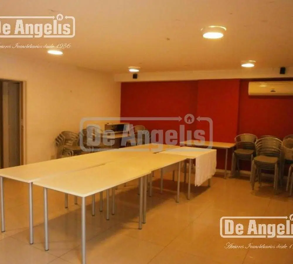 Departamento - Moron Sur - frente a la plaza 5