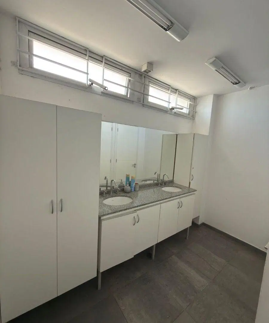 Coworking zona norte en alquiler/ Nuevo Poeta Lugones 5