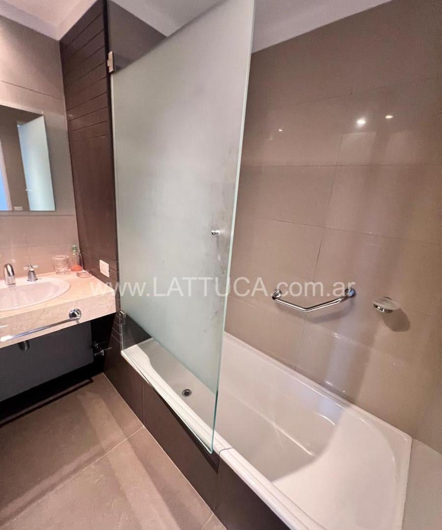 DOLFINES GUARANÍ - VENTA SEMIPISO DOS DORMITORIOS