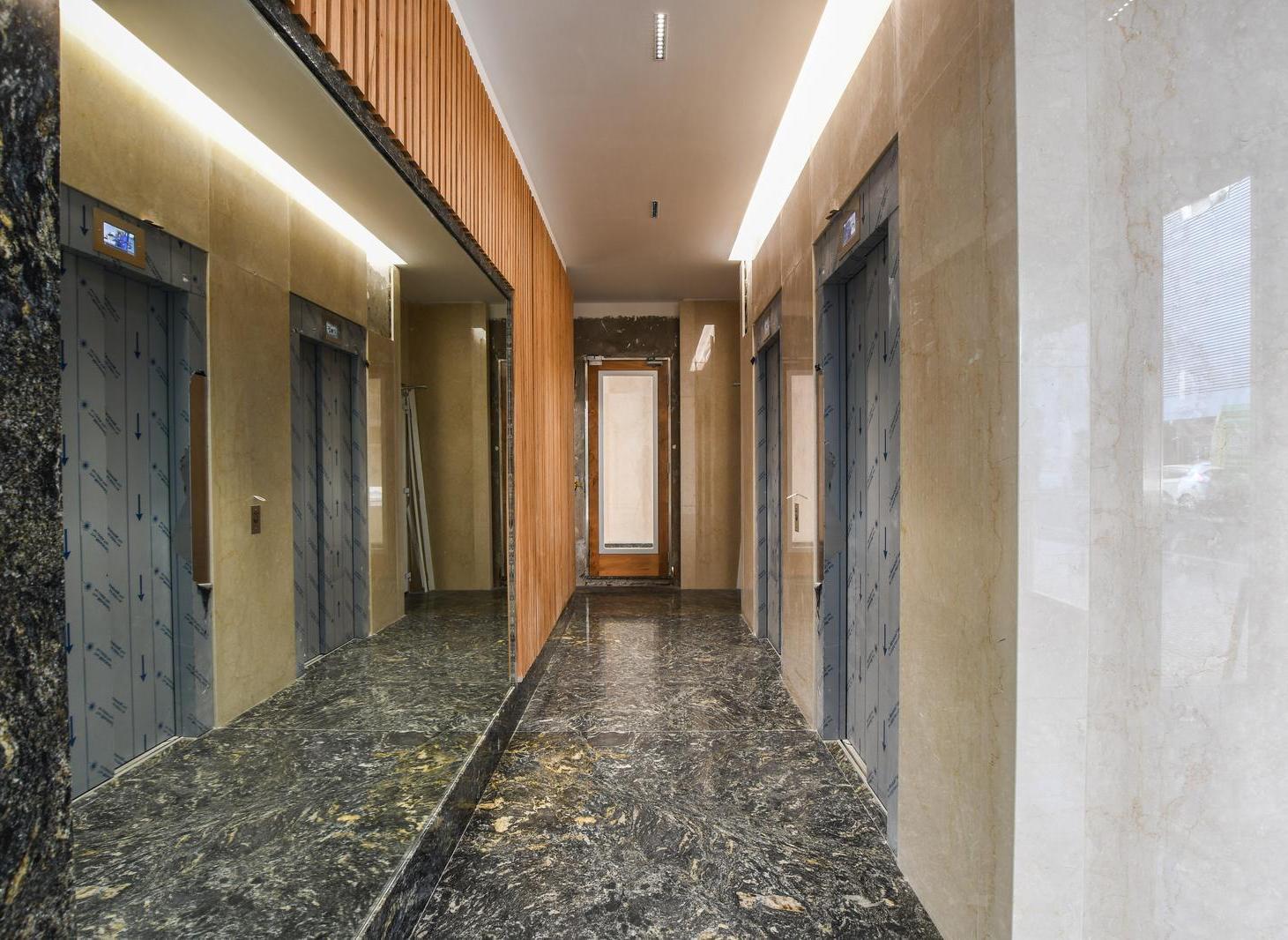 Foto de DEPARTAMENTO EN VENTA 2 DORMITORIOS CON COCHERA Y PARILLERO ZONA RIO, imagen 2