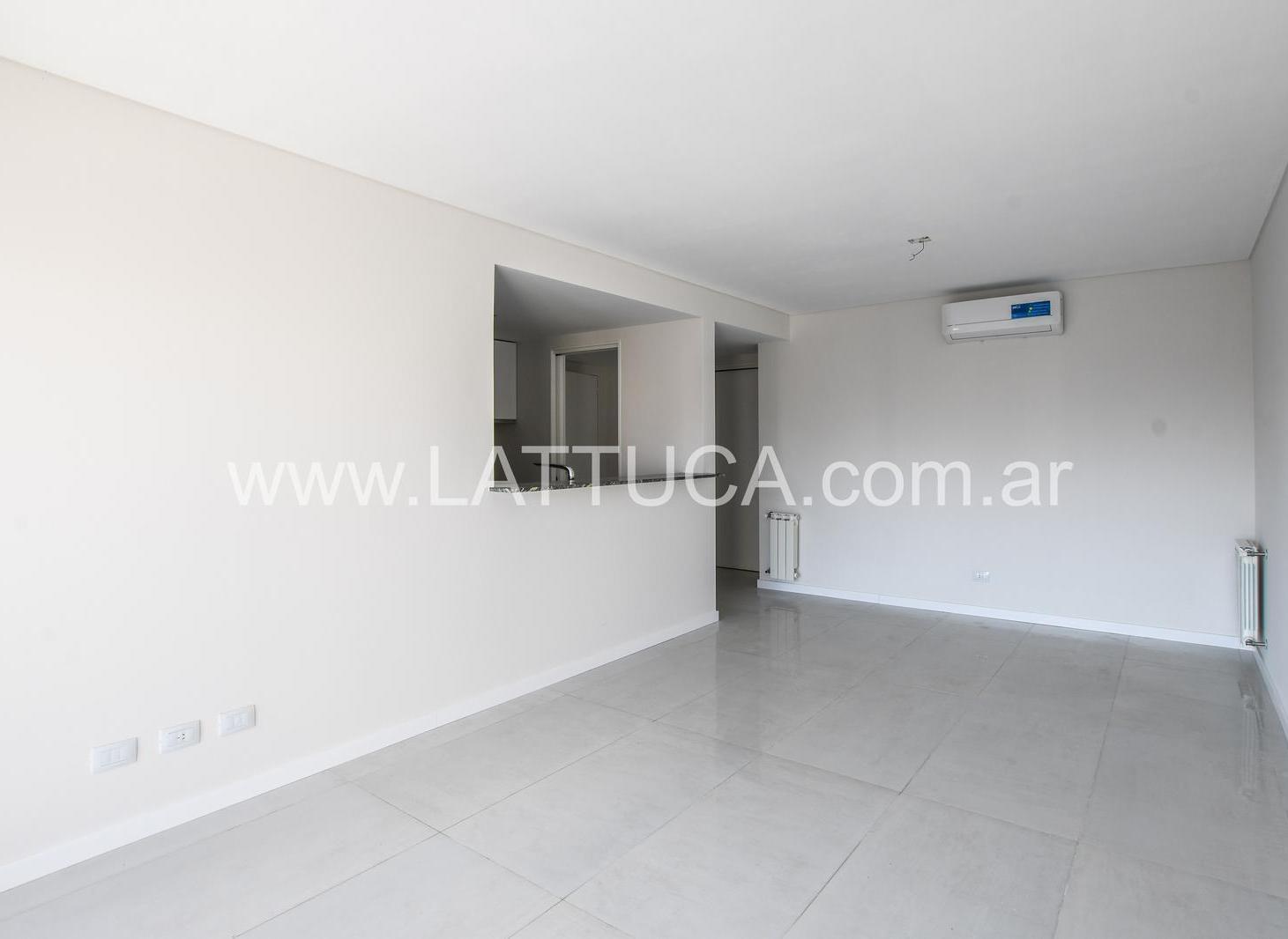 Foto de DEPARTAMENTO EN VENTA 2 DORMITORIOS CON COCHERA Y PARILLERO ZONA RIO, imagen 3