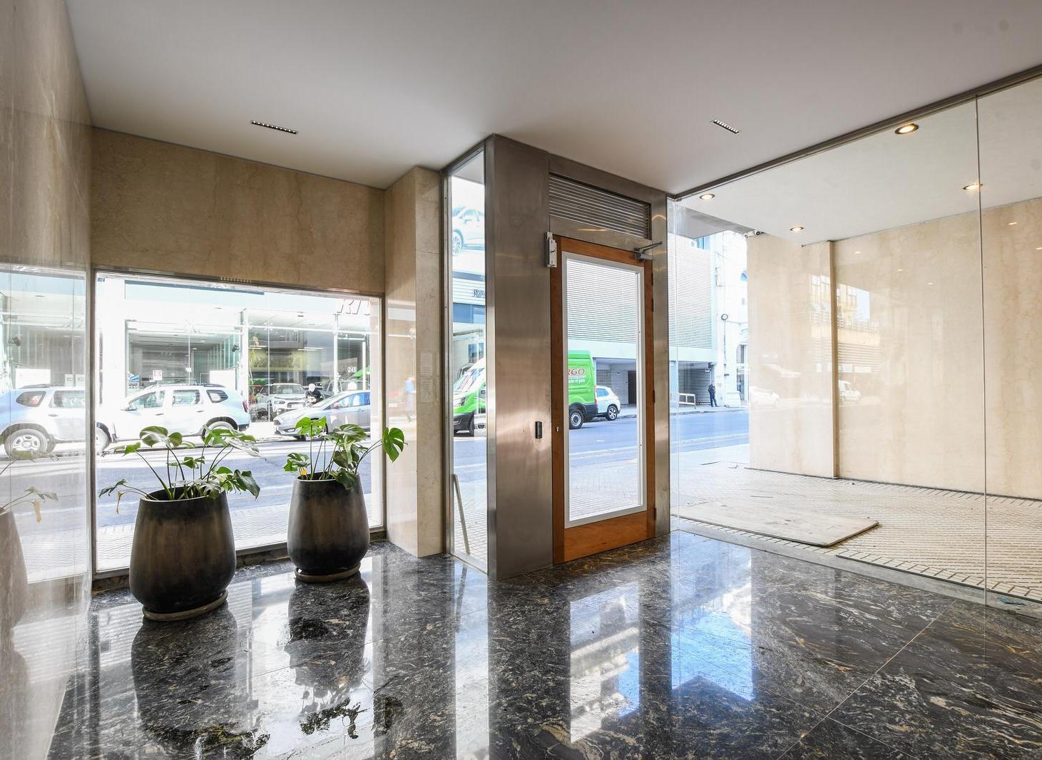 Foto de DEPARTAMENTO EN VENTA 2 DORMITORIOS CON COCHERA Y PARILLERO ZONA RIO, imagen 5