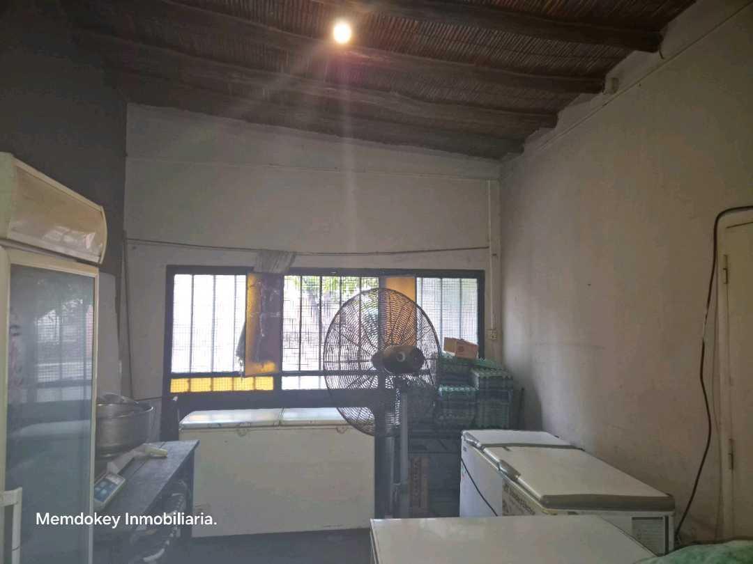 Venta de Casa Esquina con Salón Comercial - Calle Sarmiento, Rivadavia 2