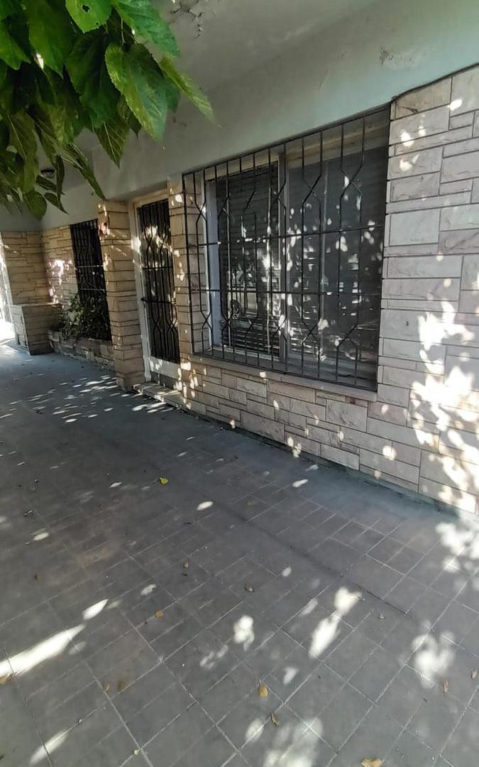 VENTA DE CASA   DPTO, UBICACION PRIVILEGIADA- DORREGO, GUAYMALLEN.