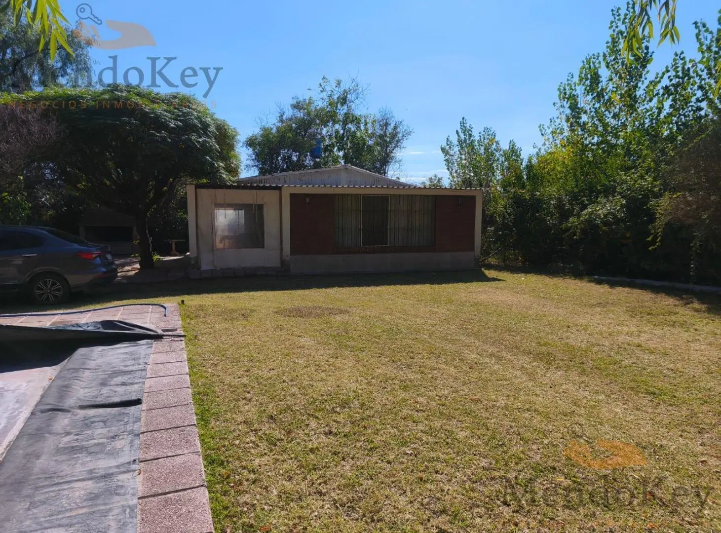 VENTA DE HERMOSA CASA CON PISCINA Y GRAN PARQUIZADO- PEDRIEL, LUJÁN DE CUYO 4