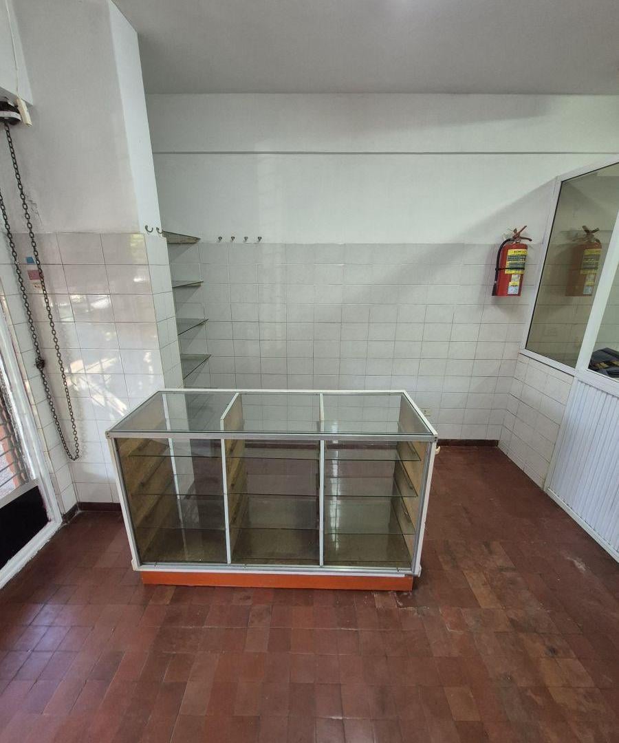 Foto de OLIVOS - ALQUILER LOCAL A METROS AV MAIPU, imagen 2