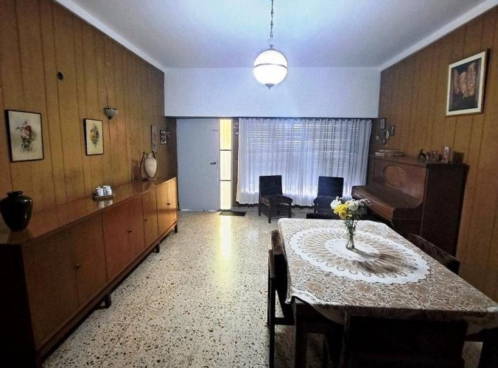 Alsina 1500- Venta- Casa 3 dormitorios