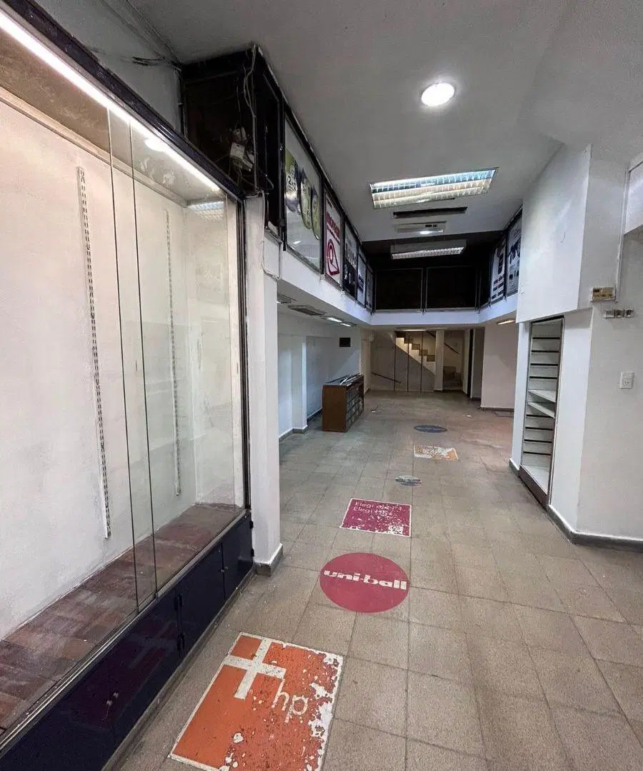 VENTA LOCAL COMERCIAL SOBRE AVENIDA ALEM + SOTANO + ENTREPISO 4