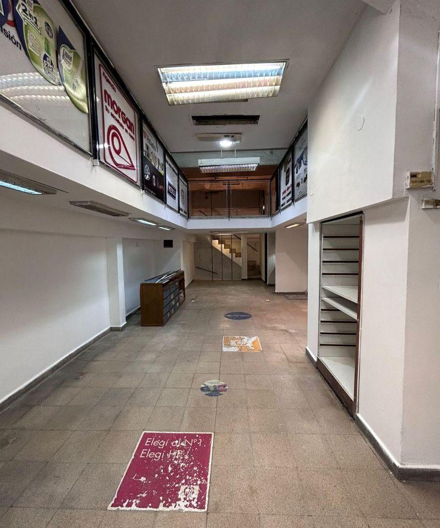 VENTA LOCAL COMERCIAL SOBRE AVENIDA ALEM + SOTANO + ENTREPISO
