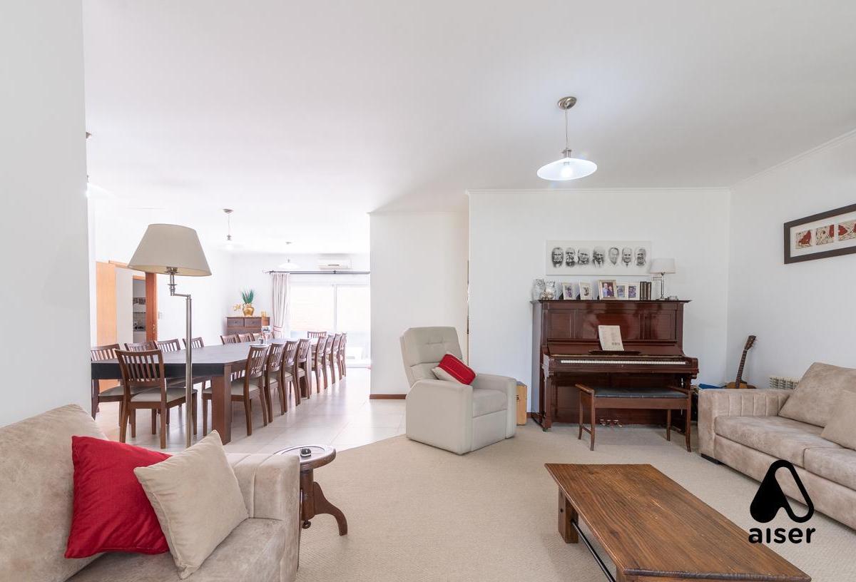 Venta - Casa de 5 Dorm. - Aldea - Fisherton 4