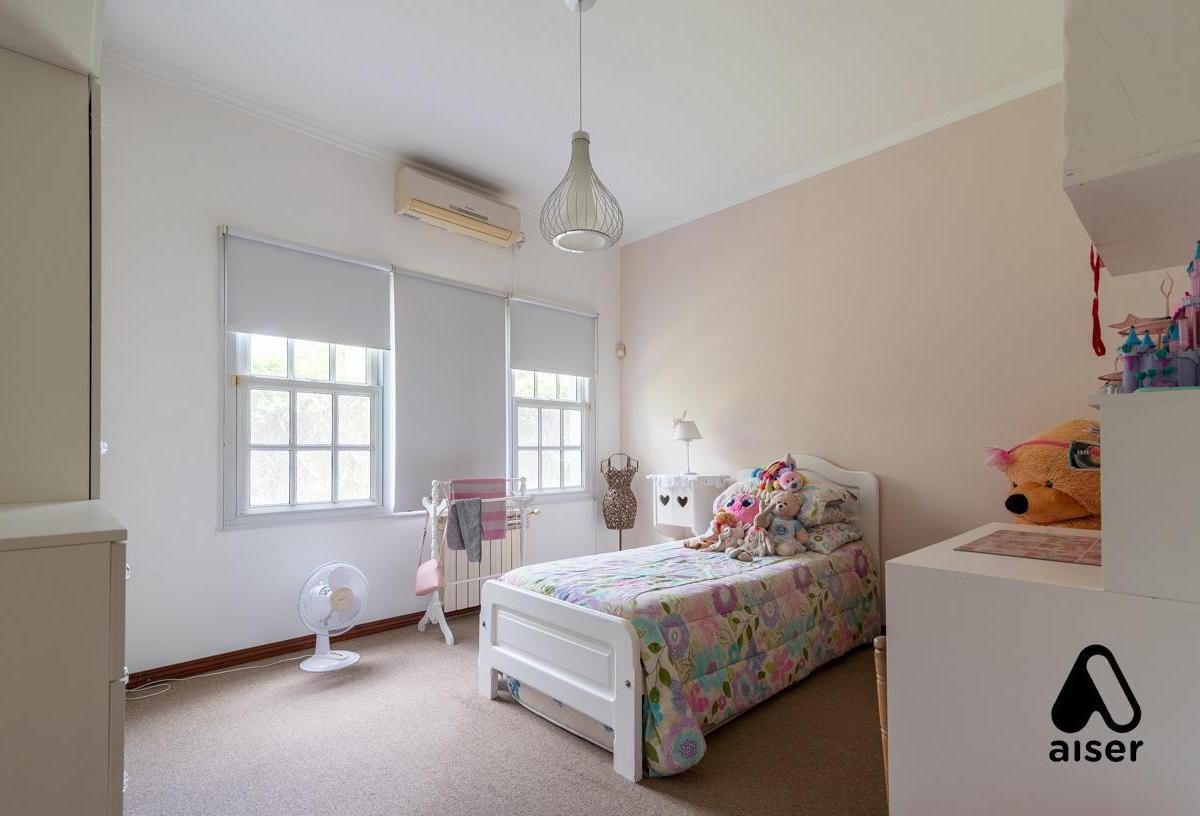 Venta - Casa de 5 Dorm. - Aldea - Fisherton 5