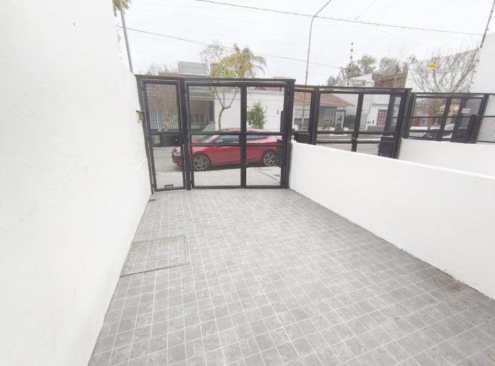 Duplex de 3 Ambientes en Alquiler excelente ubicacion de Bernal 2