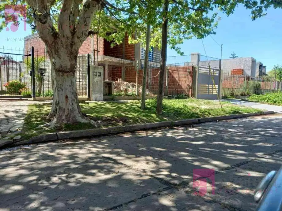 Terreno en venta en Quilmes Oeste 3