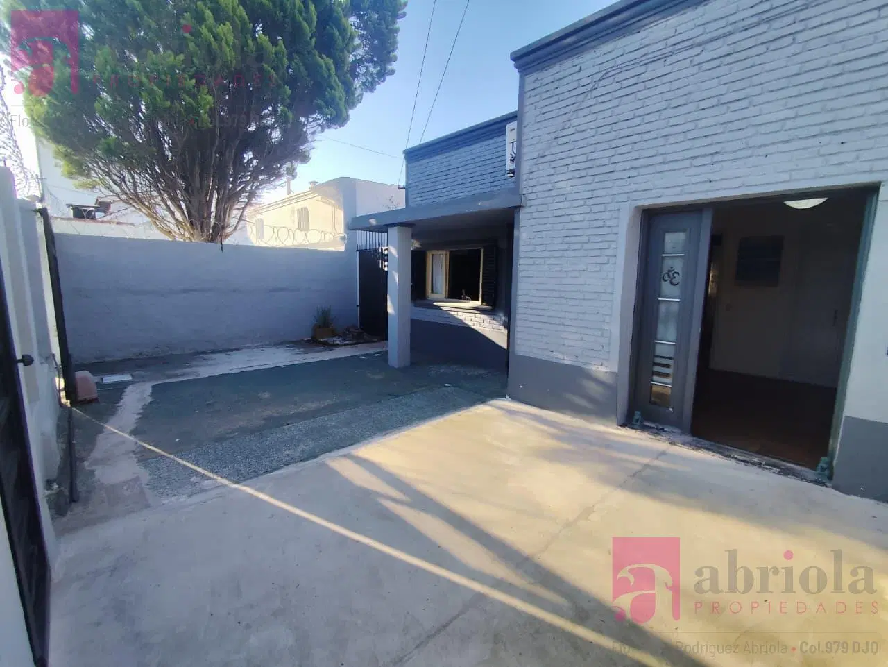 Casa 2 familias en venta en Sarandi Este 2