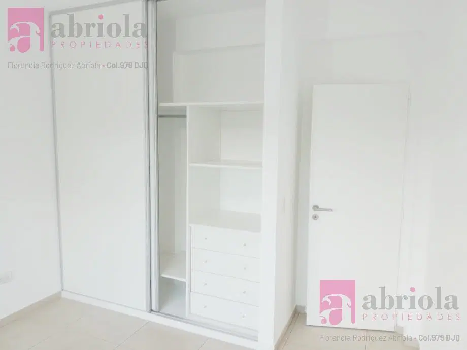 Departamento 2 Ambientes en Alquiler Bernal Centro 4