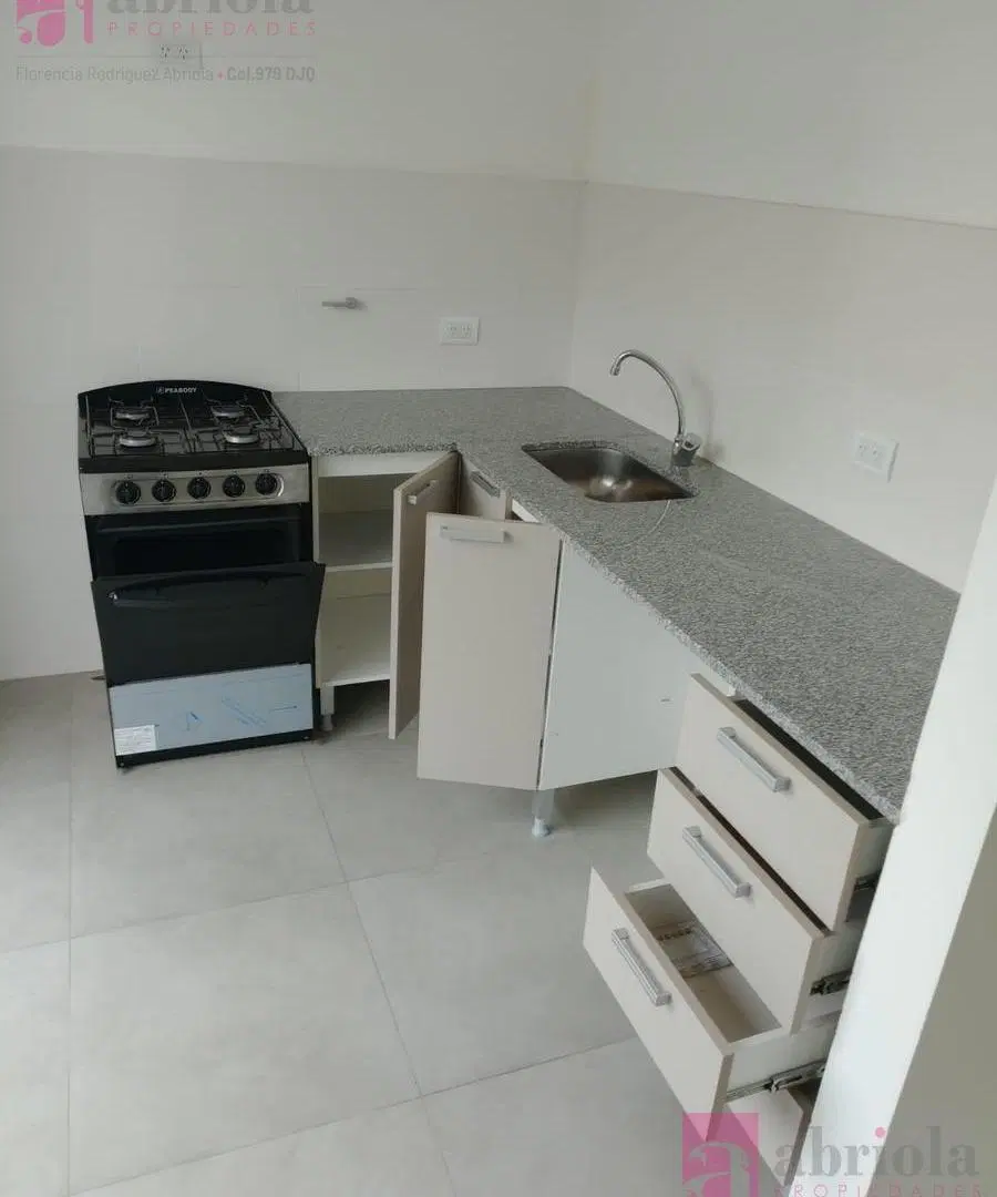 Monoamebiente en alquiler en Bernal Oeste 4