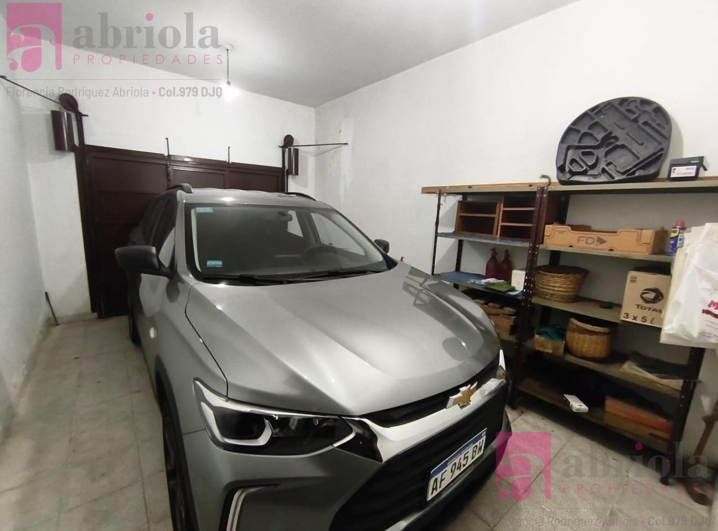 Casa con Departamento en Alquiler en Quilmes Este.