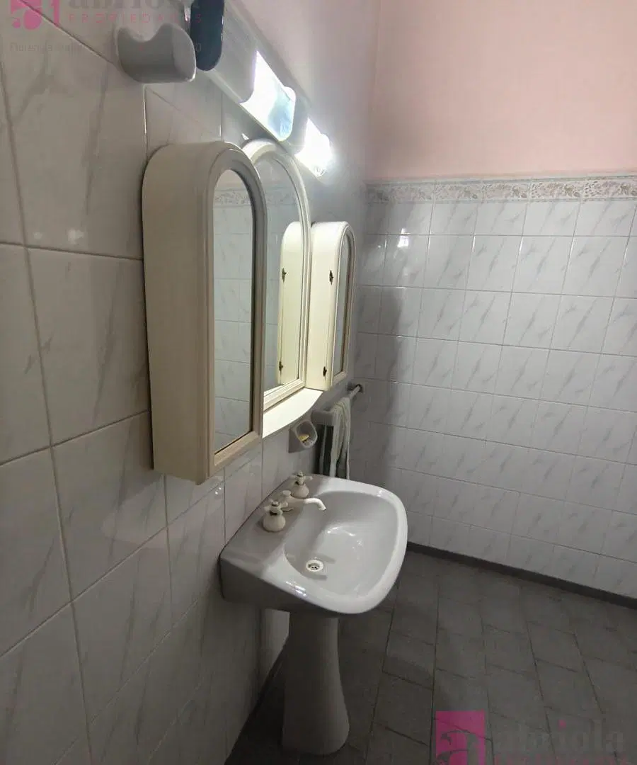 Casa con Departamento en Alquiler en Quilmes Este. 4