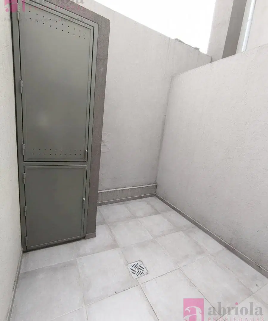 Departamento 2 Ambientes en Alquiler excelente ubicacion de Quilmes Oeste !!! 3