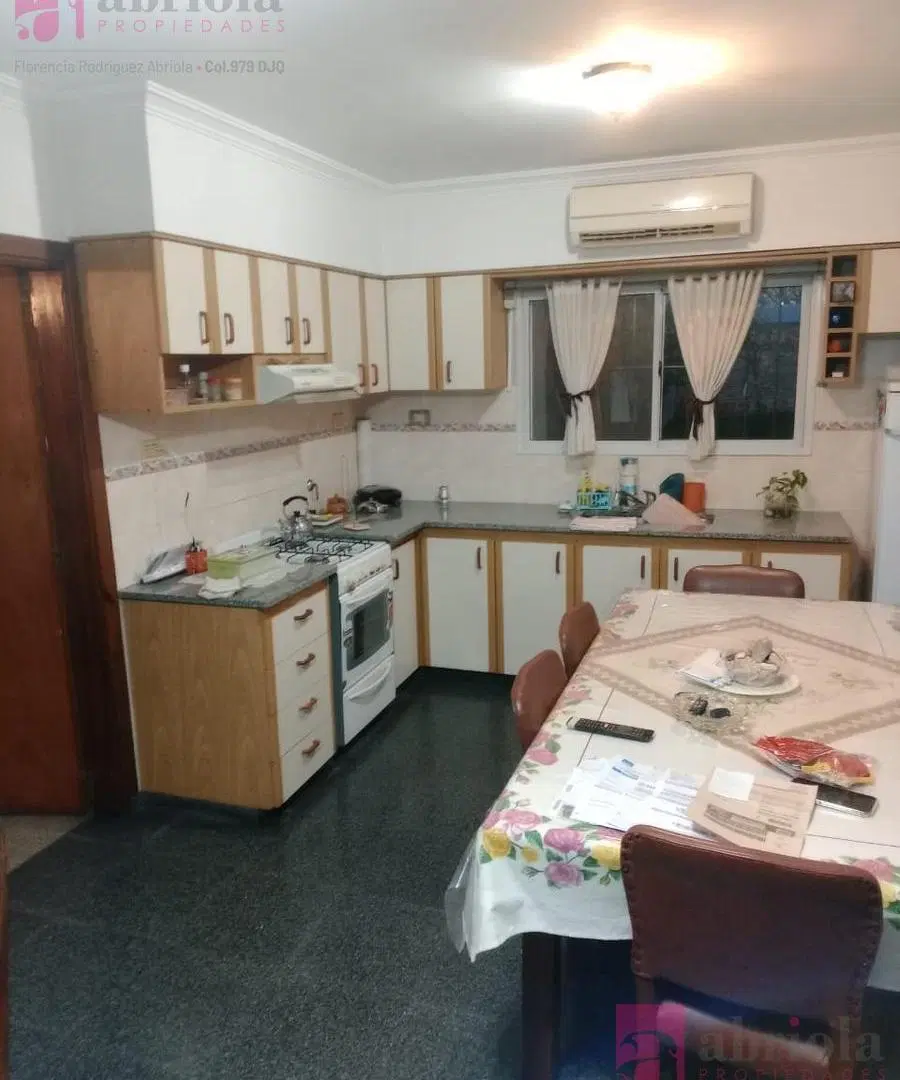Casa en alquiler en Ezpeleta Este 4